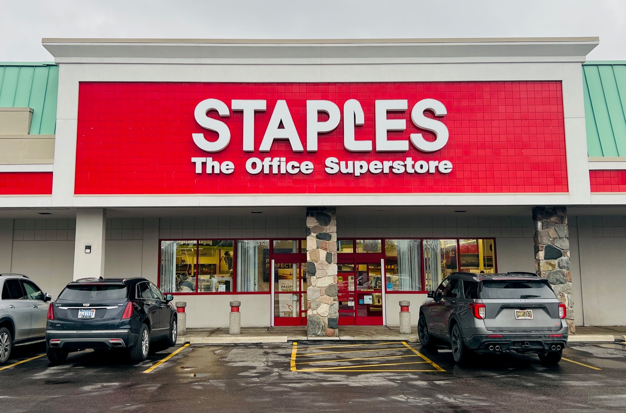 Staples Stores Accepting Applications