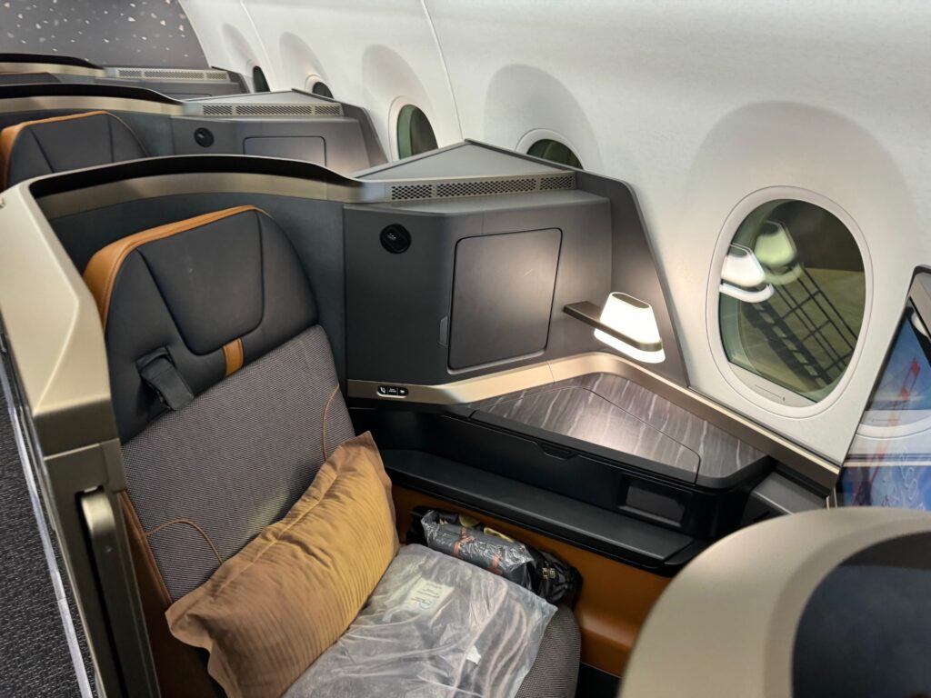Starlux Business Class
