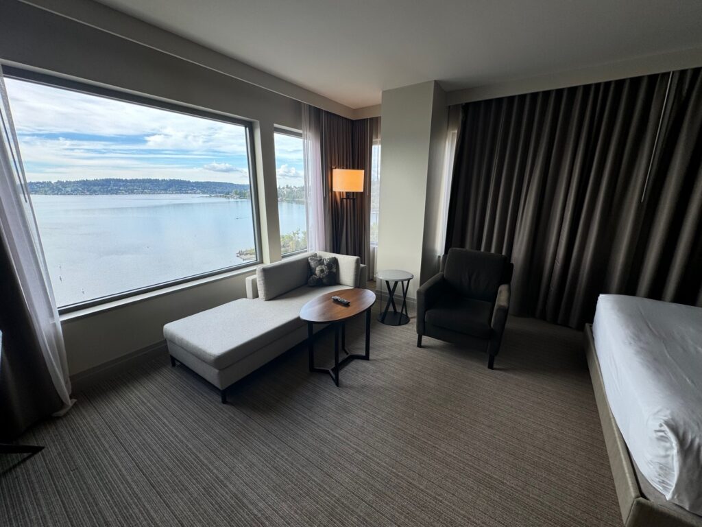 Hyatt Regency at Lake Washington room