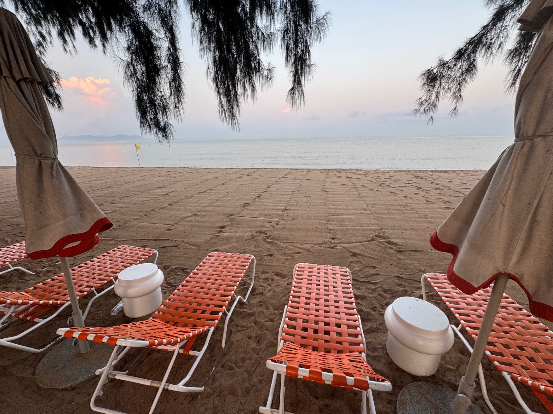 The Standard Pattaya Na Jomtien Quick Thoughts