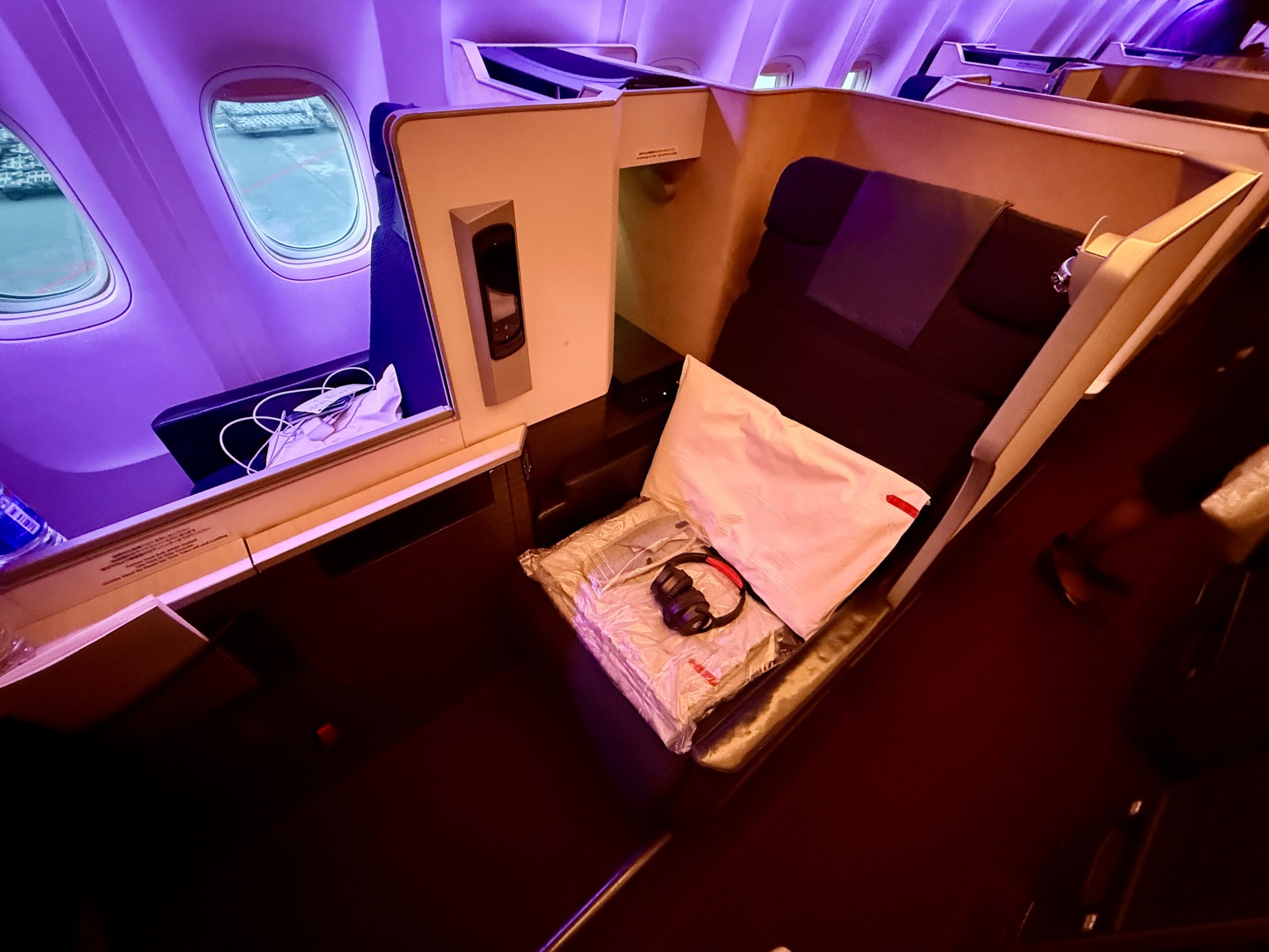 Japan Airlines business class seat 
